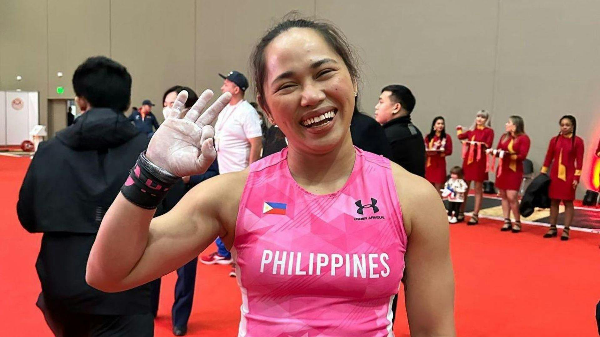 Hidilyn Diaz shows support for up-and-coming weightlifters in Zamboanga